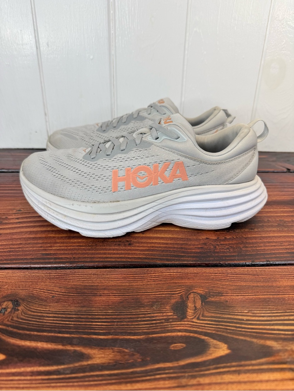 HOKA Bondi 8 Women’s Running Shoes Gray Peach Size 8.5 Wide
